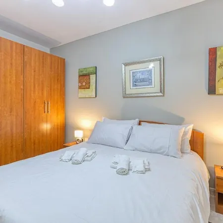 Apartament Vibrant Family For 7 With Balcony