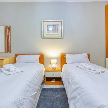 Vibrant Family For 5 With Balcony Apartment St. Paul's Bay
