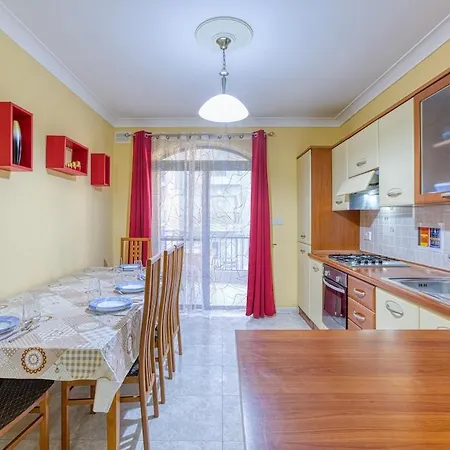 Apartment Vibrant Family For 5 With Balcony *