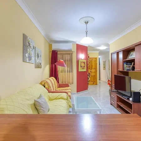Apartment Vibrant Family For 5 With Balcony