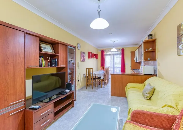 Vibrant Family For 7 With Balcony St. Paul's Bay