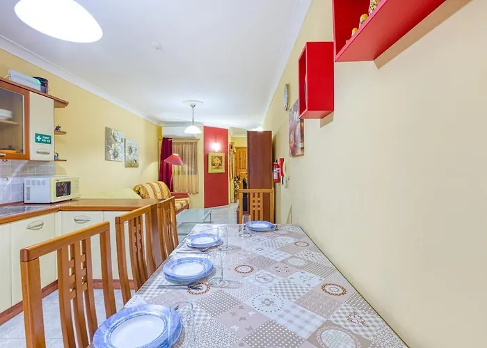 Vibrant Family For 7 With Balcony *