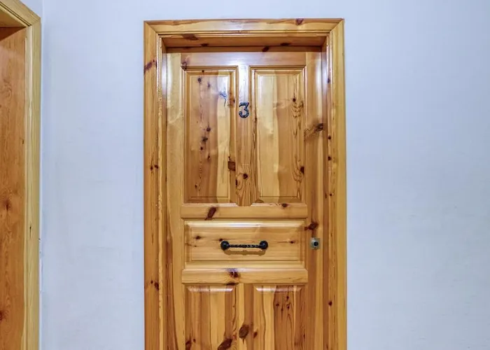 Vibrant Family For 7 With Balcony Сент-Полс-Бей