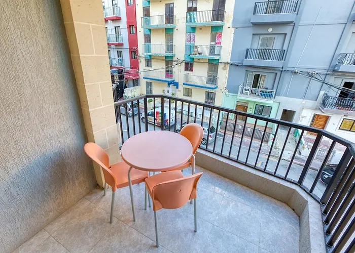 Vibrant Family For 7 With Balcony Апартаменты